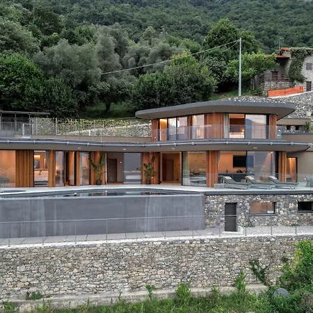 Willa Osee Di Sala Comacina